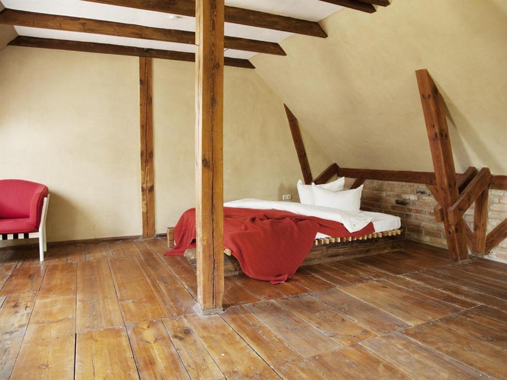 ホテル Forsthaus Strelitz ノイシュトレーリッツ 部屋 写真